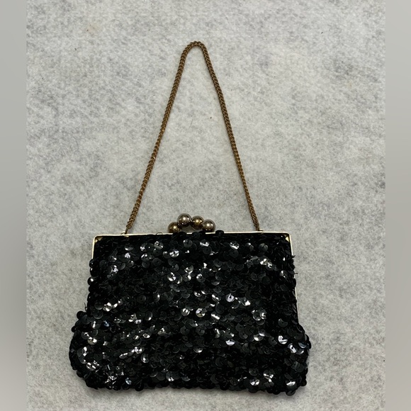 Handbags - VINTAGE BLACK SEQUINED MINI KISSLOCK PURSE W/ CHAIN HANDLE